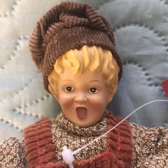 New Vintage Santa’s Workbench Jo Ann Fabrics Christmas Carolers Wreath Singing - Picture 6 of 16